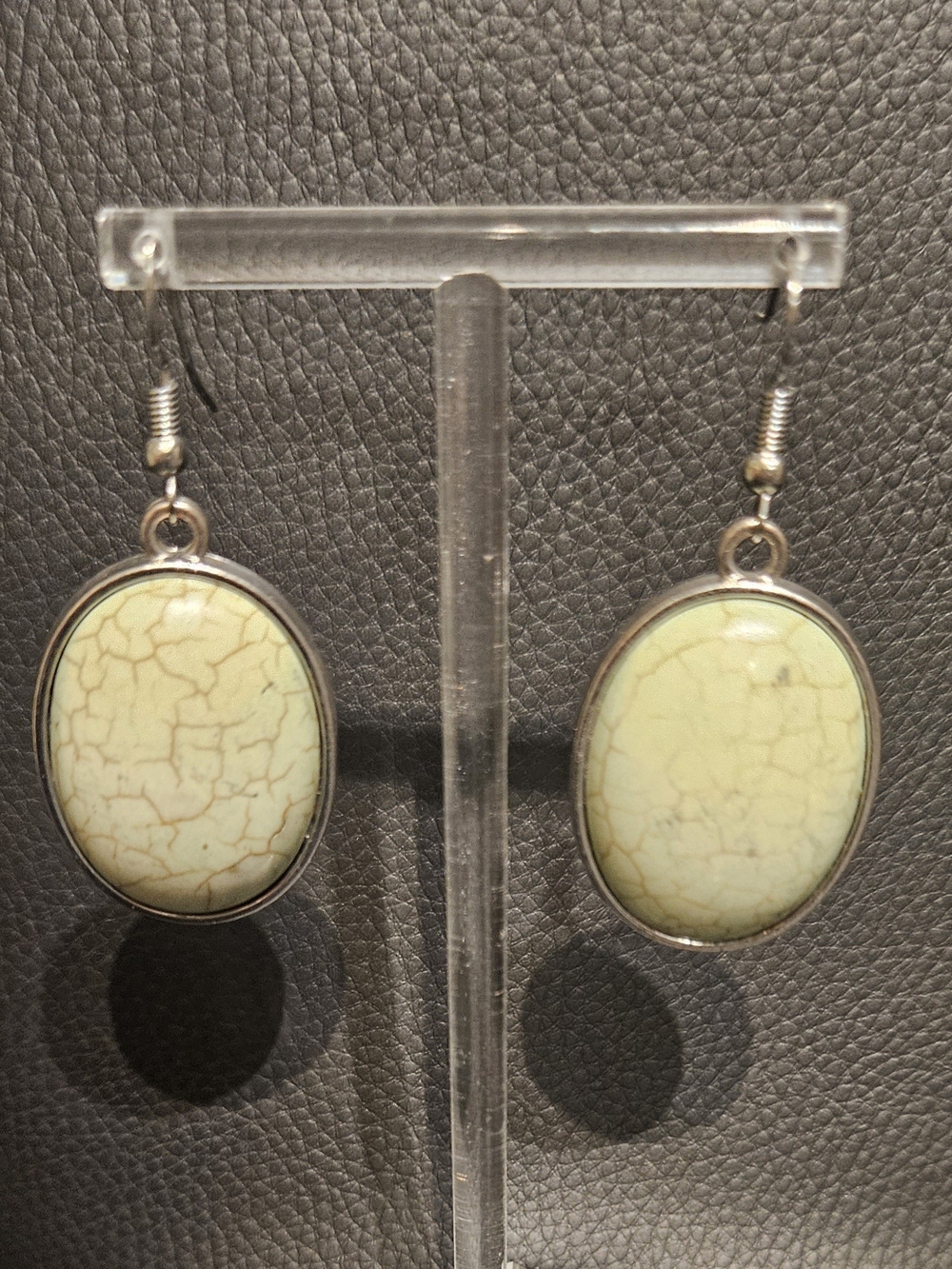 Green Natural Stone Crackle Oval Drop Earrings - Unbranded